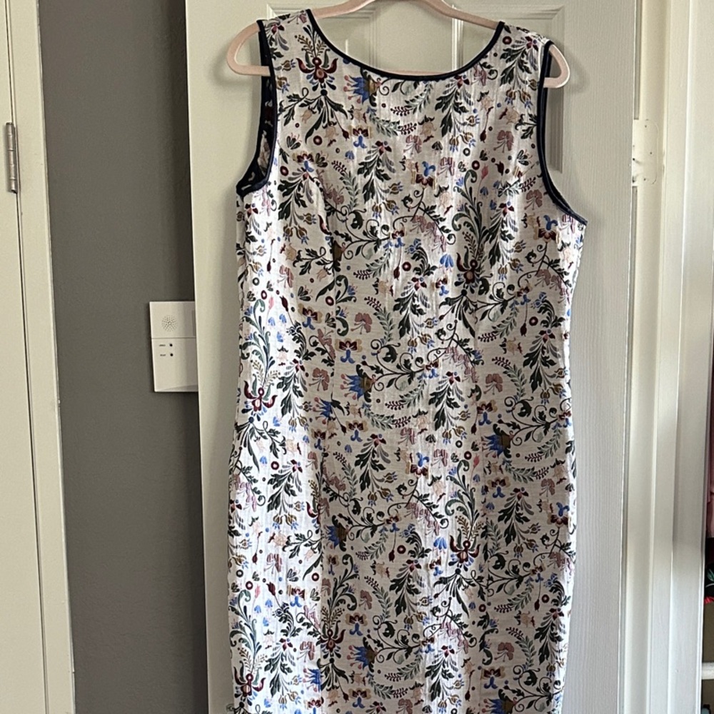 Eva Mendes Sleeveless Floral Sheath Dress in Cream and Blue